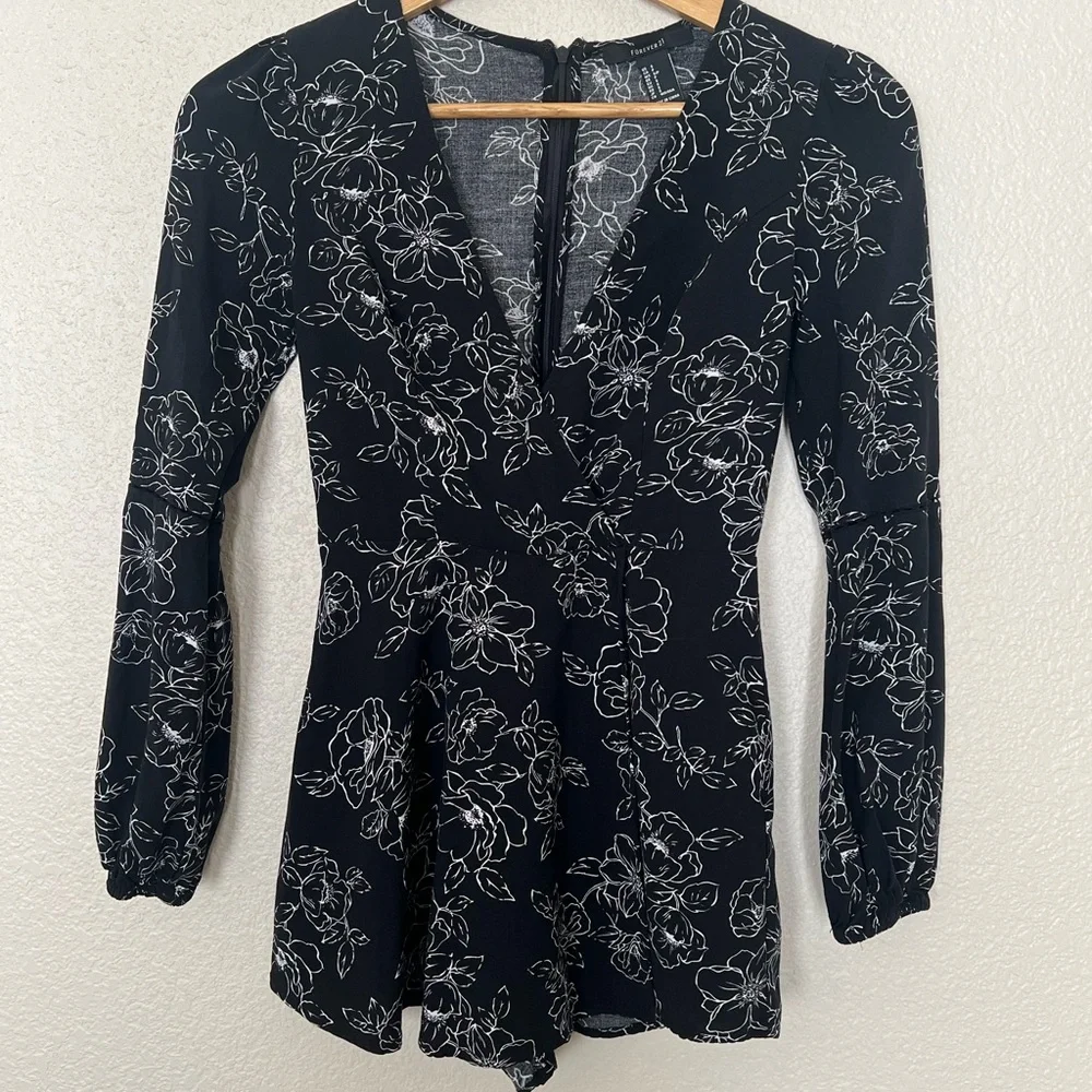 Forever 21 | Black and White Floral Romper - Picture 2 of 7